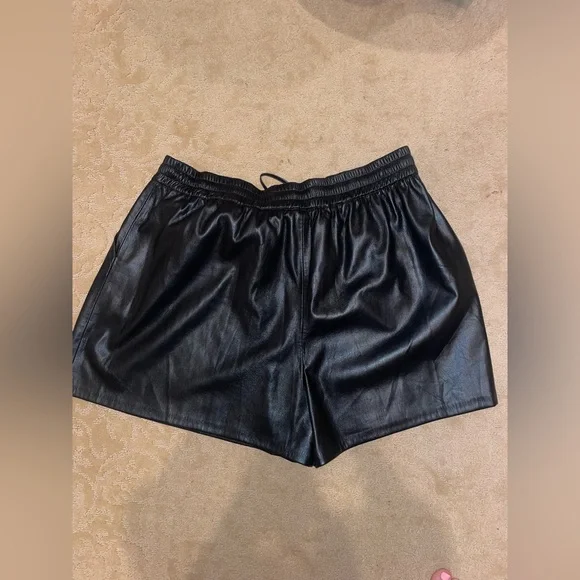 Good American black better than leather high waisted elastic shorts - Picture 6 of 6